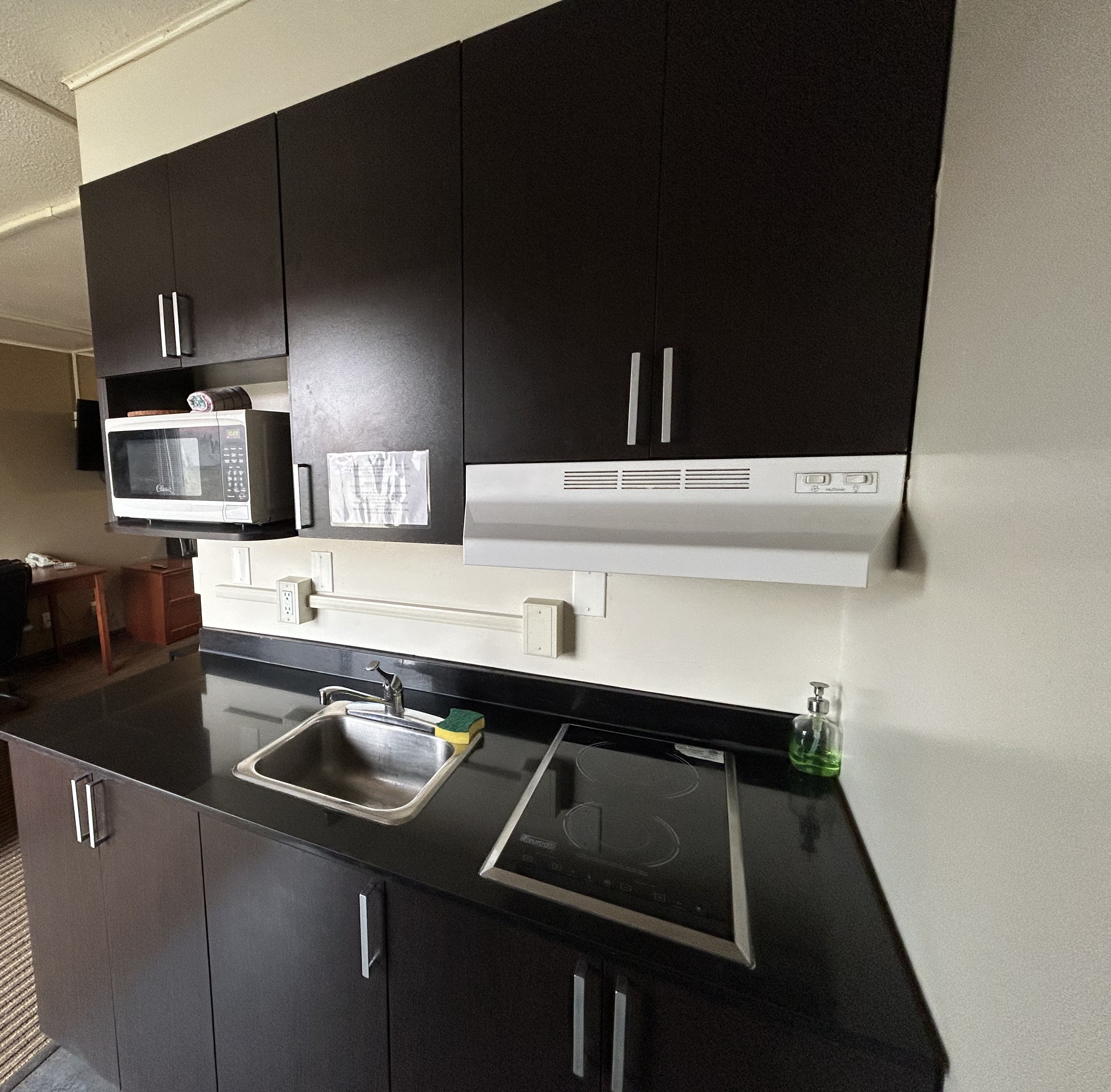 Kitchenette area in guest room