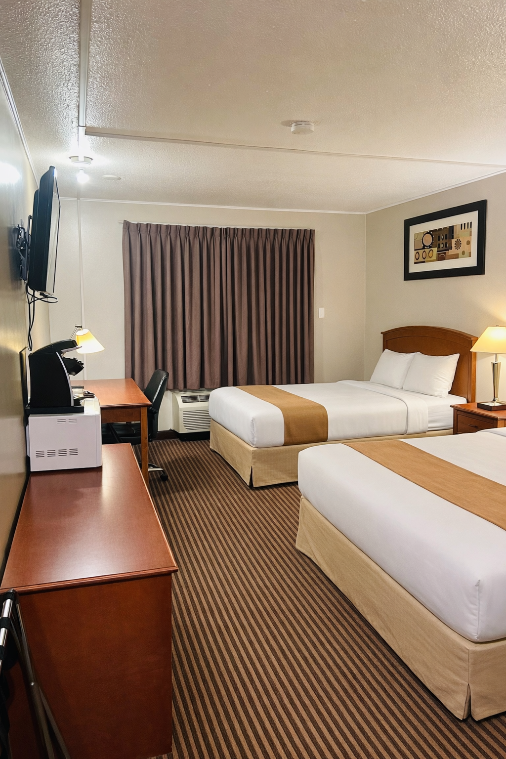 Guest room with two queen beds without kitchenette